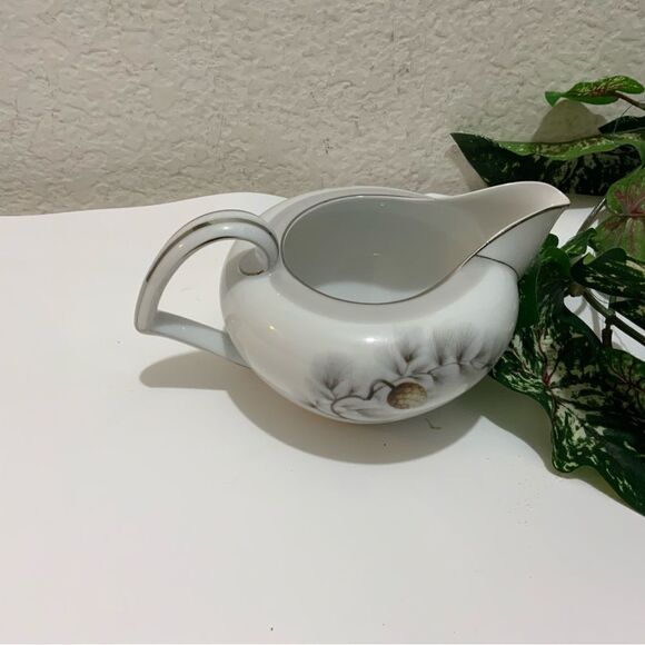 Kent China Silver Pine  liknew Creamer Vintage B2 - Picture 1 of 4